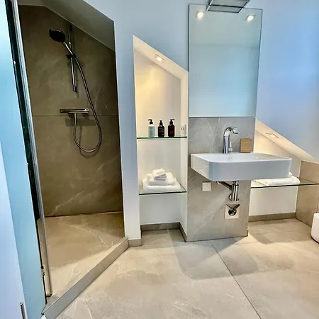 Luxuswohnung, Airport-messe Fusslaeufig Erreichbar 1 Апартаменты *